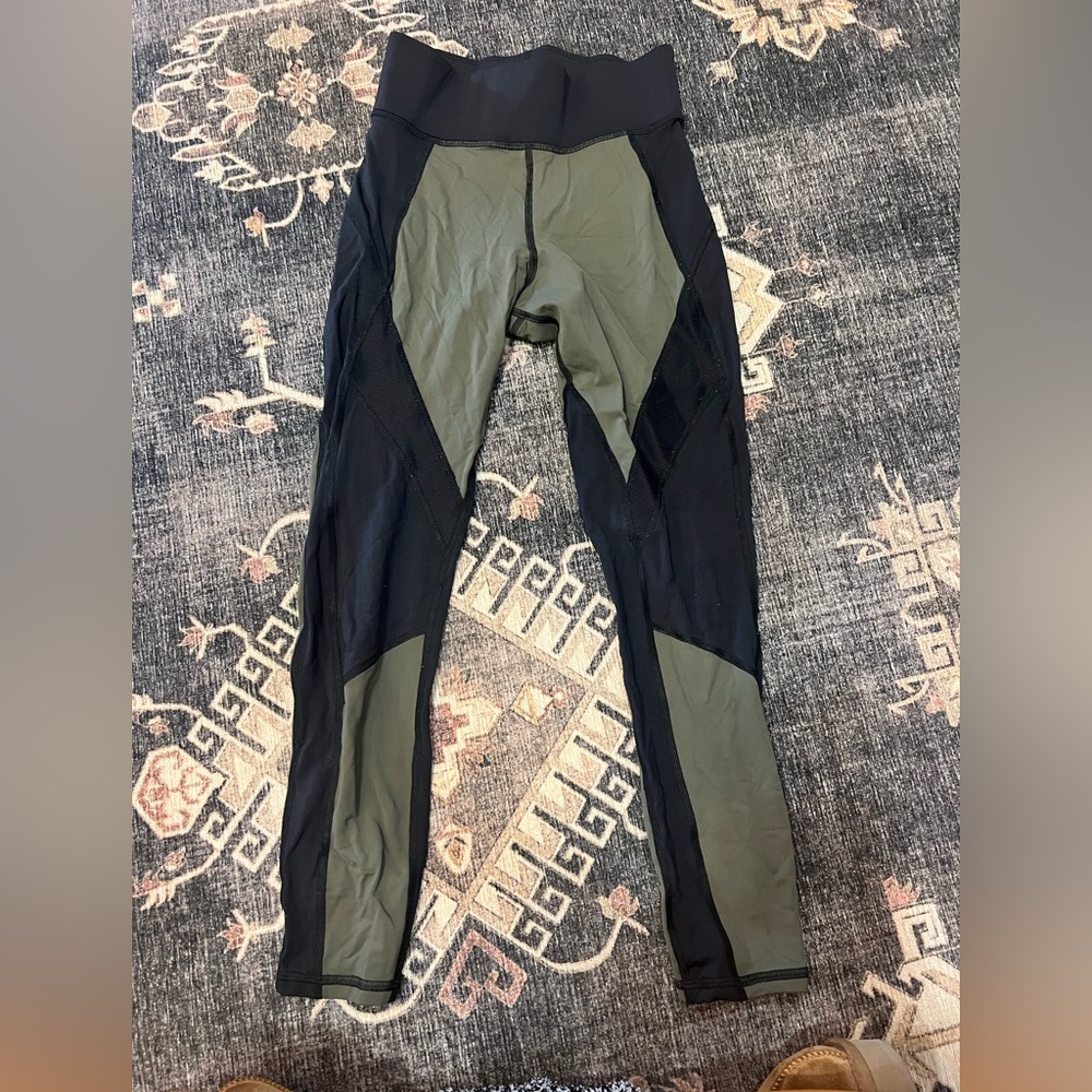 Michi size small leggings